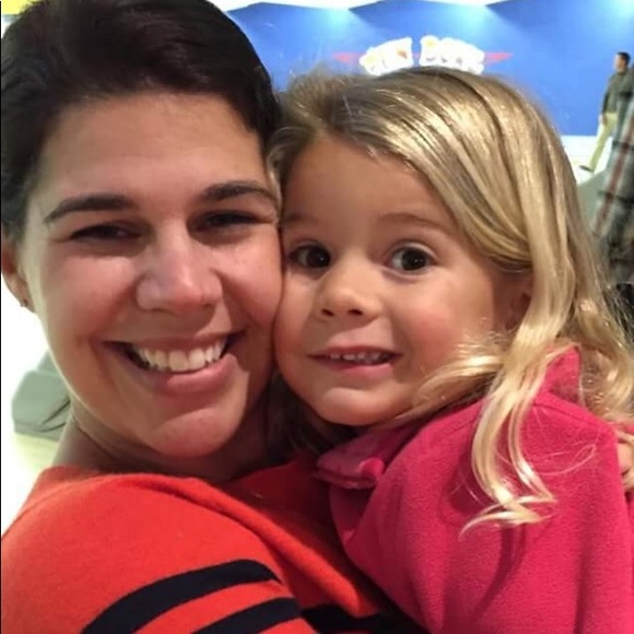 Meet your Posher, Lauren - Picture 1 of 1